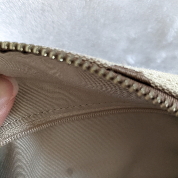 Coach Signature Hand bag - Picture 12 of 16